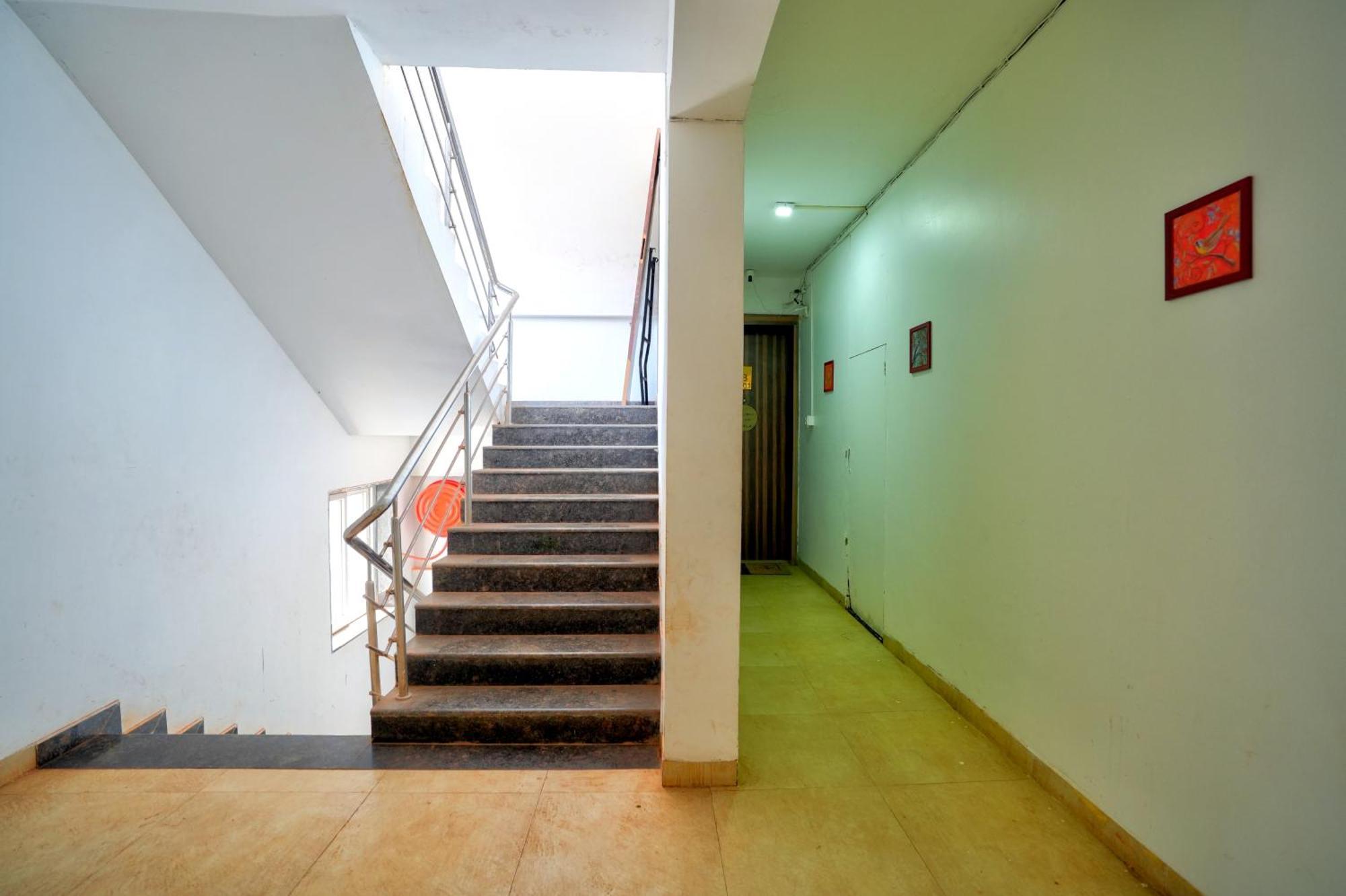 Luxurious Nirvana Apartments Vagator Exterior photo